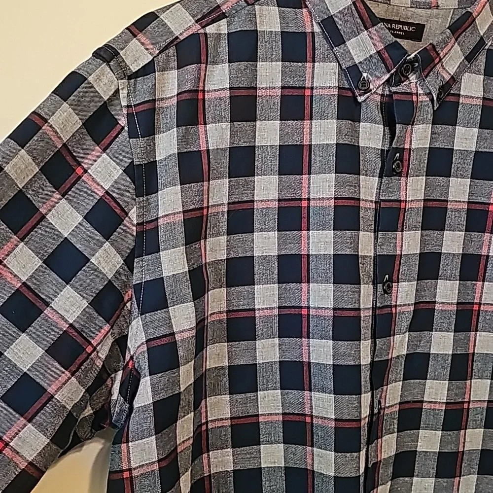 Banana Republic Men's Plaid Flannel Button-Down Shirt Size L‎